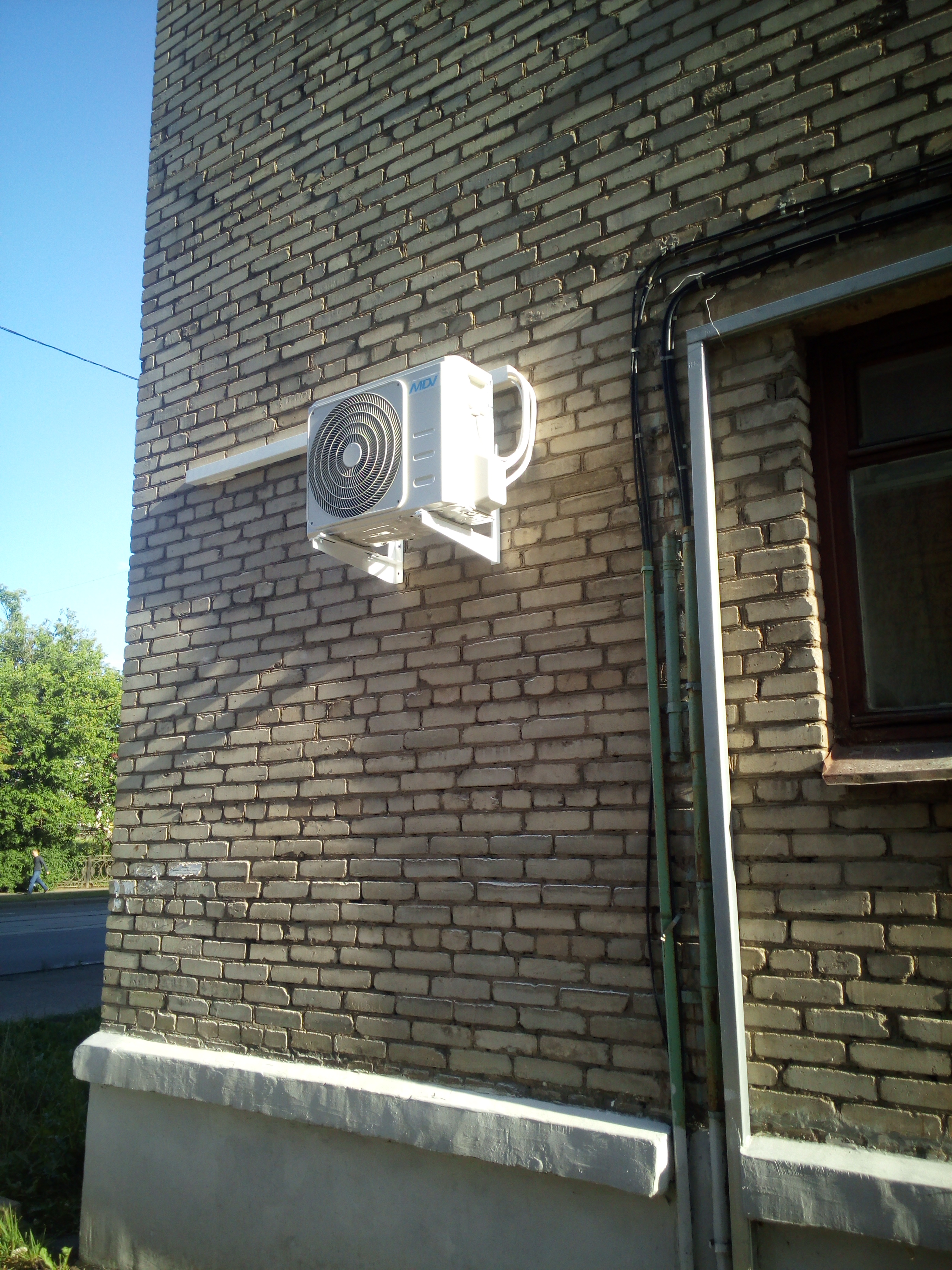 установка кондиционера в комнату